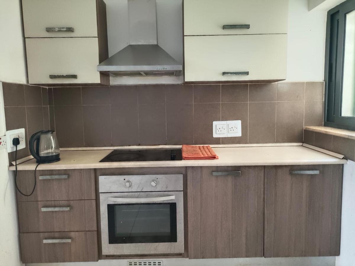 You Can Enjoy Your Time At Waterford Apartment アタード エクステリア 写真
